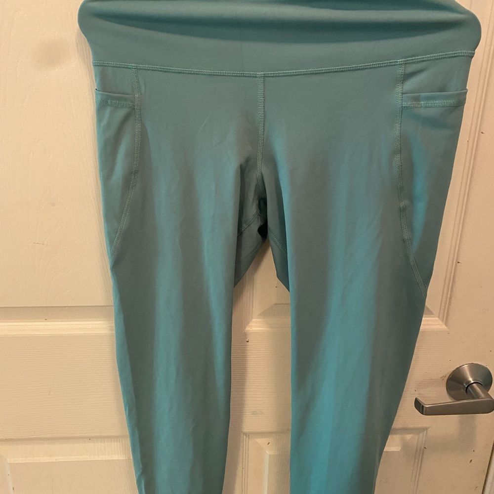 Without pants - Picture 2 of 3